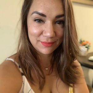 Meet your Posher, Karina a